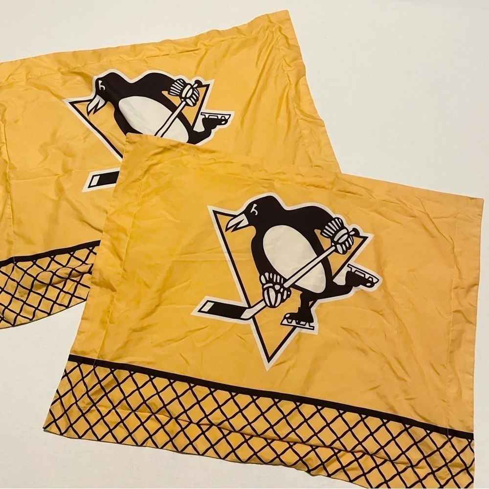Lot of 2 Pittsburgh Penguins NHL Hockey Pillow Cases Northwest Standard Size